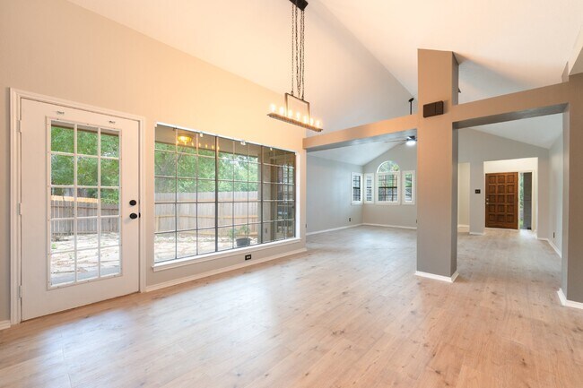 Photo - 16817 Brookwood