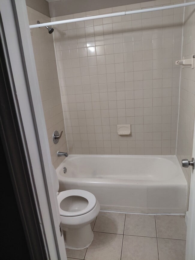 Photo - 548 Thurmond St NW