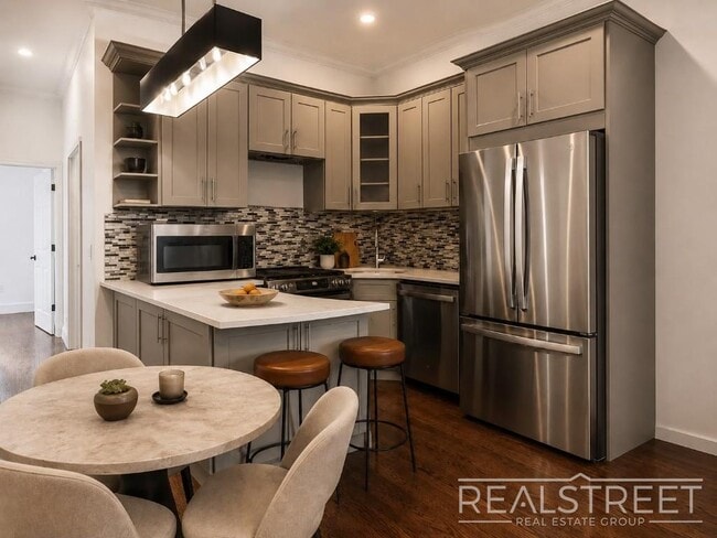 Photo - Available Now | Flexible 2BR / Flex 3BR Near the L