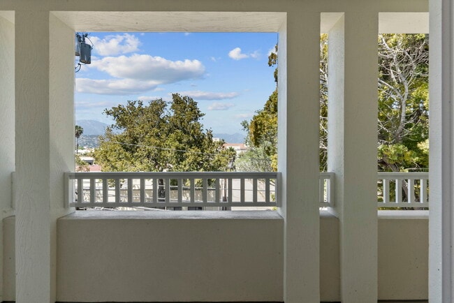 301 Balcón 1