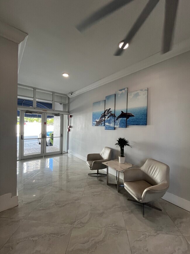 Photo - 2900 Banyan St