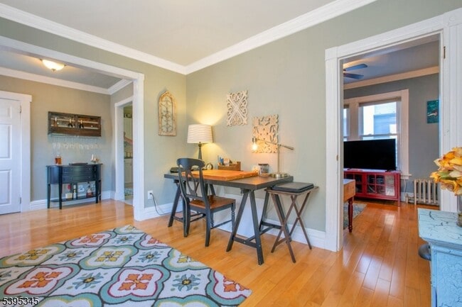 Photo - 142 Forest St