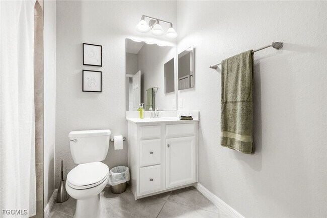 Building Photo - 12023 Hawthorn Lake Dr Unit 202 Rental