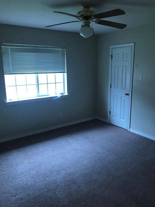 Photo - Spacious Duplex Available In Steeplechase ...
