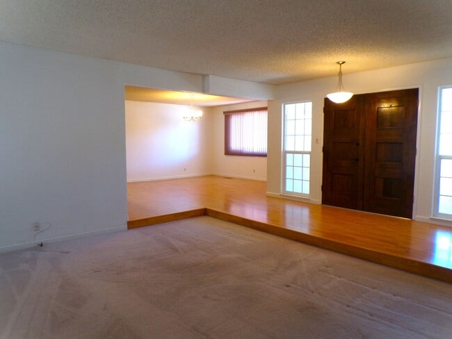 Photo - 1600 Fairington Ln