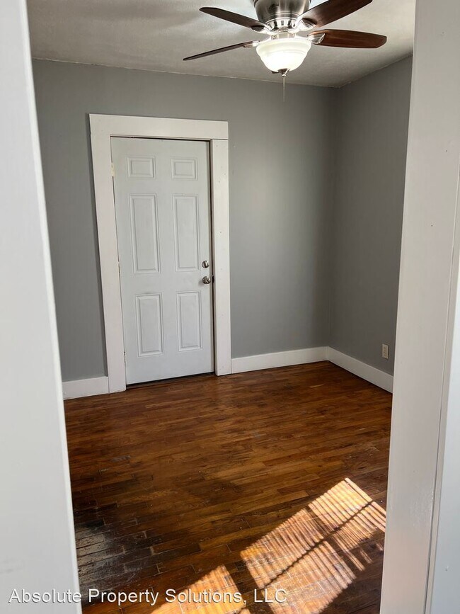 Photo - 1 br, 1 bath House - 1720 N Fremont Ave