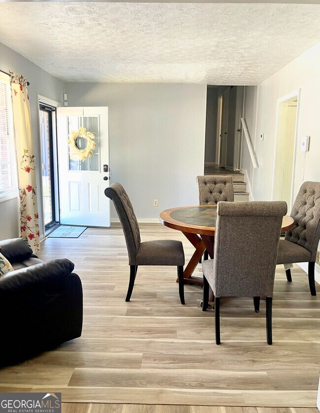 6973 Kimberland Gardens Ln