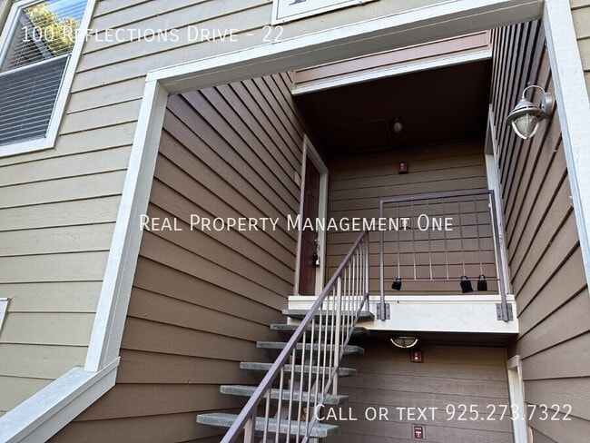 Photo - 100 Reflections Dr