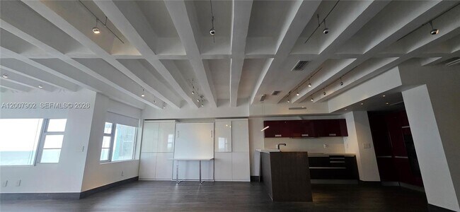 Photo - 5255 Collins Ave Unidad 7G