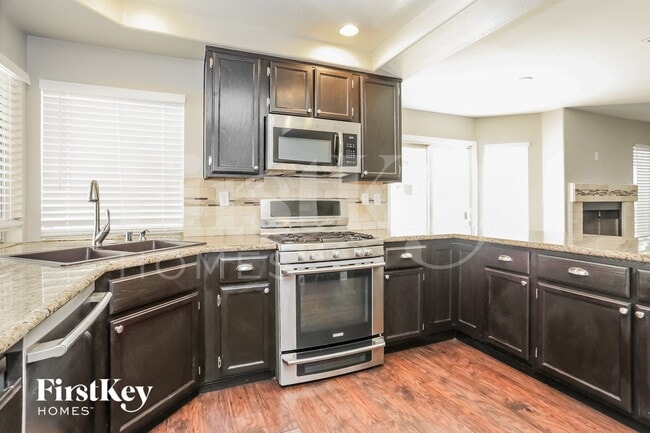 Photo - 2328 Brighton Shore St