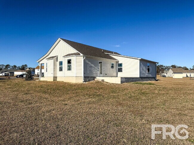 Photo - 102 Michael Thomas Pl