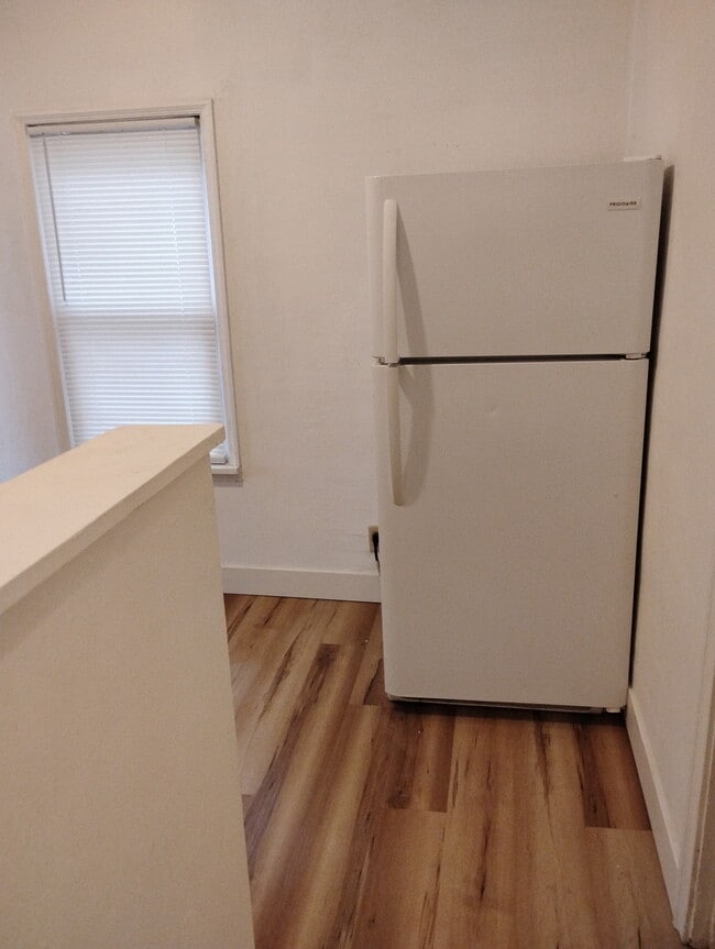 Photo - 1008 W 14th St Unit 2