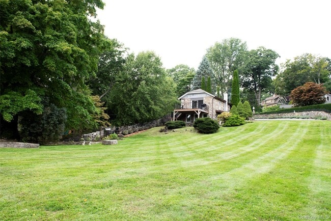 112 W Lake Blvd