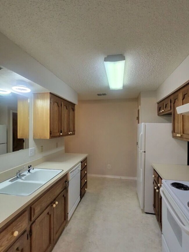 2317 Garden Park Ct