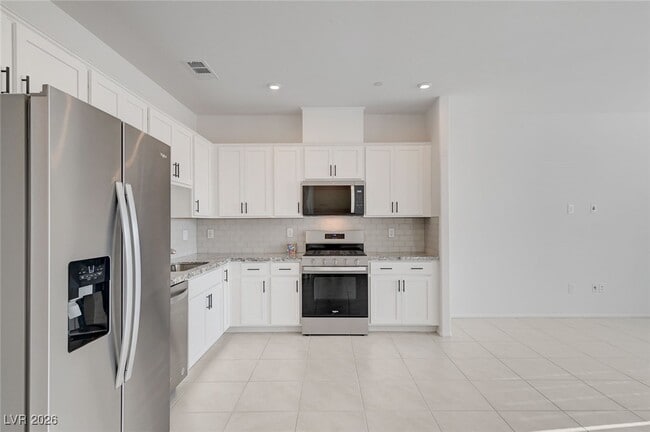 Photo - 662 Bellus Pl