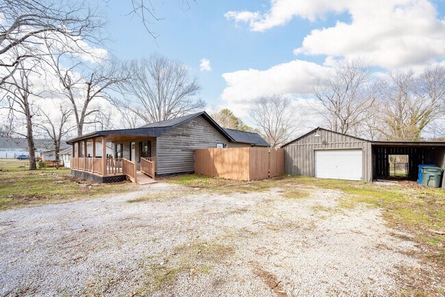 Photo - 8229 Patterson Rd