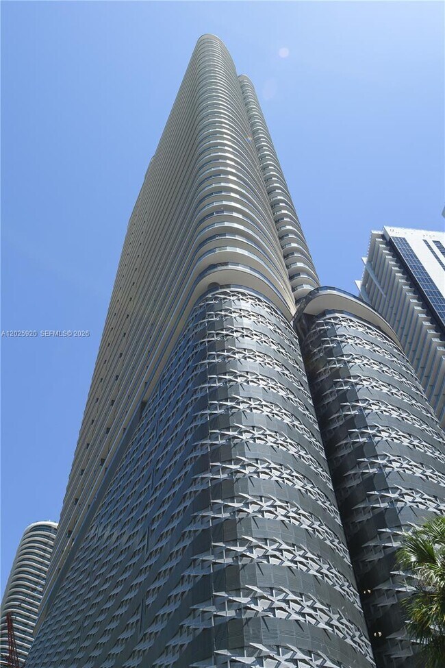 Photo - 1000 Brickell Ave Unidad 2014