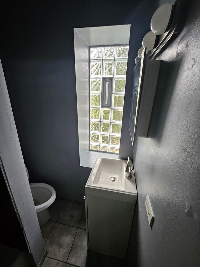 Photo - 6620 S Saint Lawrence Ave Unidad 2R