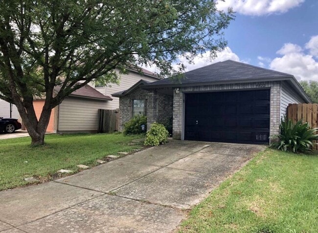 Building Photo - Large Beautiful 3 bed 2 bath