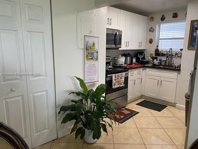 Photo - 310 Fontainebleau Blvd Unidad 506
