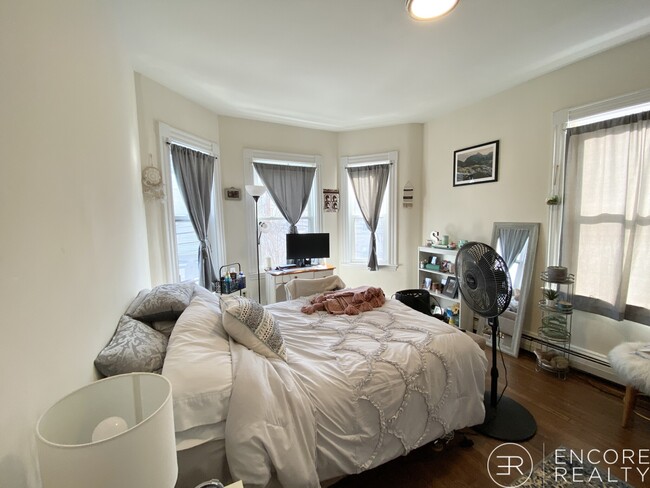 106 Buttonwood St Unit 2
