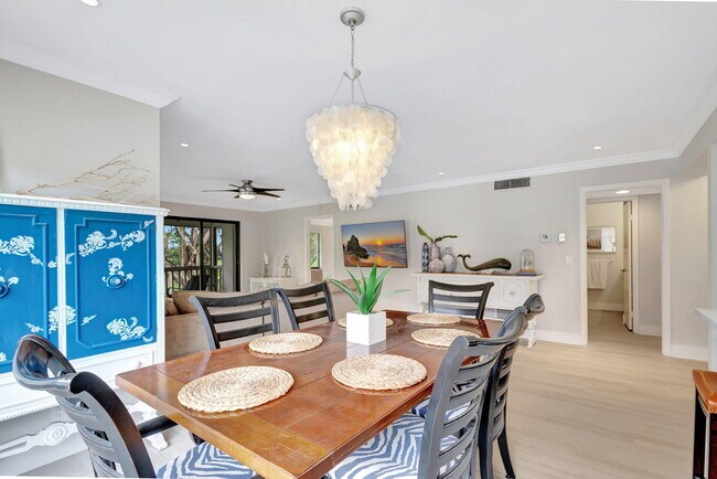 Photo - 438 Brackenwood Ln S