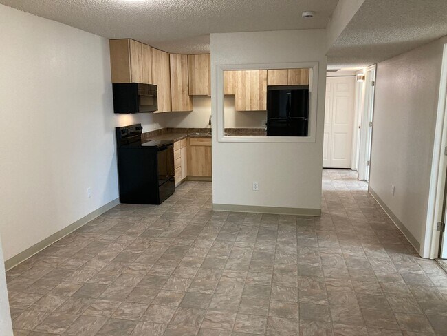 Photo - VIEWS OF OPEN SPACE & MOUNTAINS! COMPLETELY REMODELED BEAUTIFUL 3-BR, 2-Bath Condo! Everything Br... Unidad 104