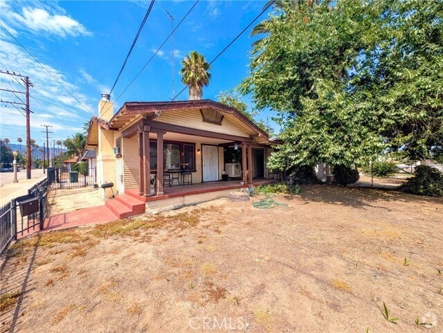 Building Photo - 1501 W D St Rental