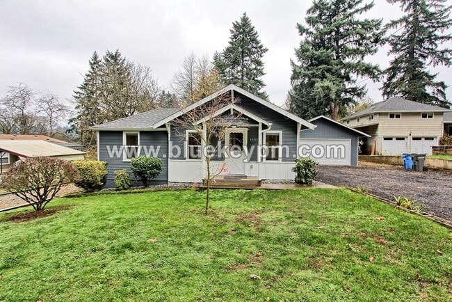 Photo - 2 Bed, 2 Bath Home with Large Yard Near Kiggins Bowl