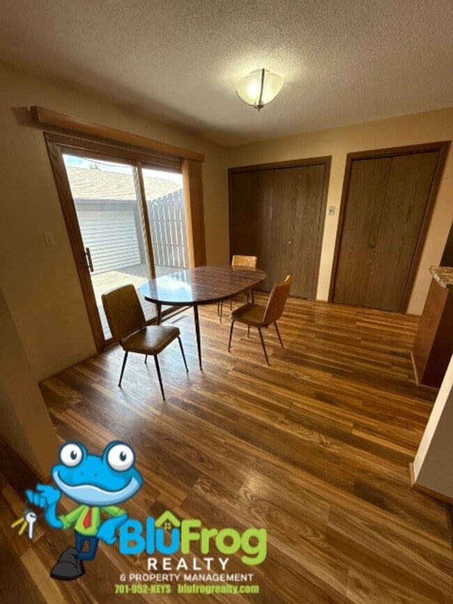 Photo - MO - 8th Ave Duplex Unit MO - 1415 8th Ave NE