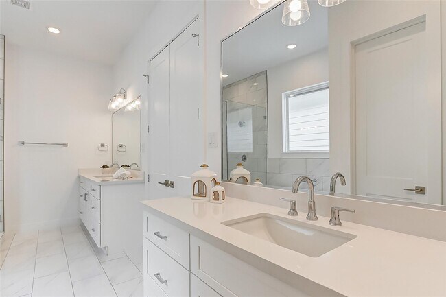 Photo - 7818 Janak Dr