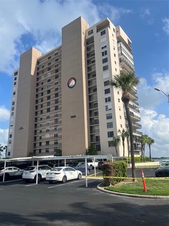 Building Photo - 7300 Sun Island Dr S Unit 702