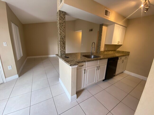 Photo - 2667 NW 33rd St Unidad 2413