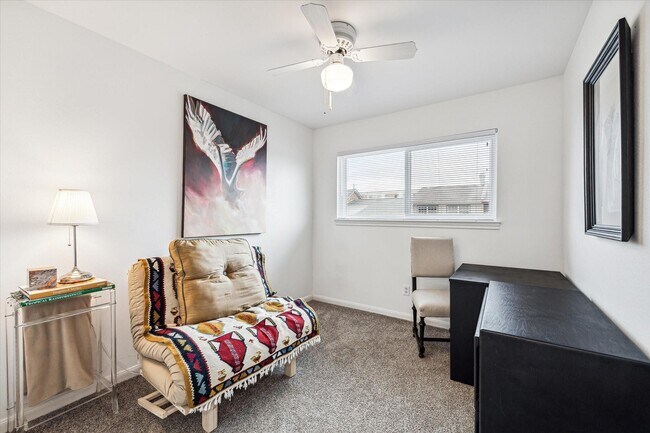 Photo - 1880 Saxony Ln