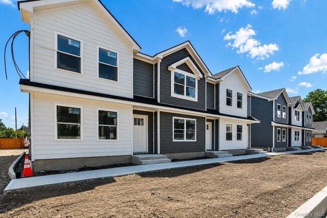 Building Photo - 62 Manor Pl