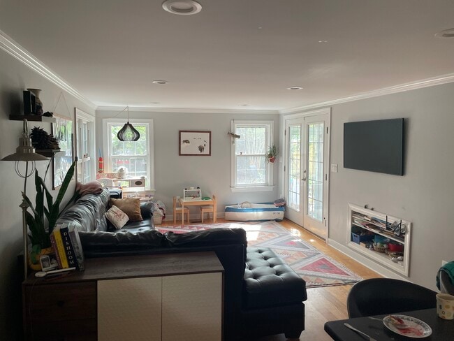 Photo - 2634 Caroline St