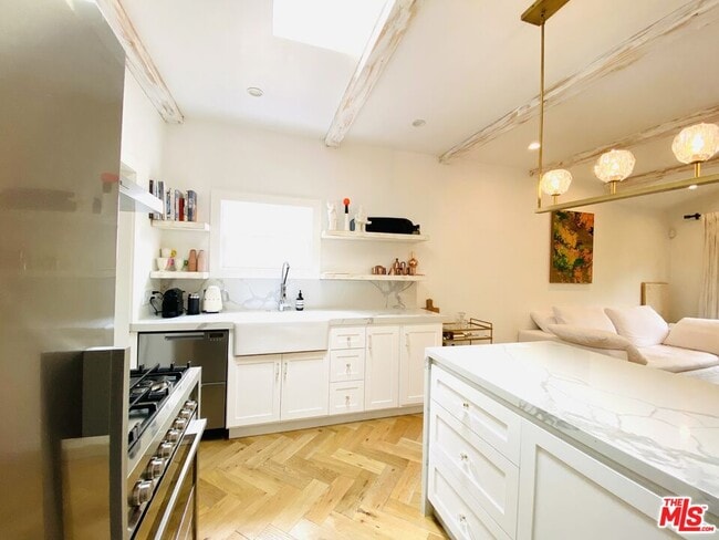 Photo - 8062 Waring Ave