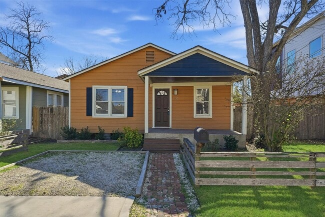 Building Photo - 1110 E 27th St