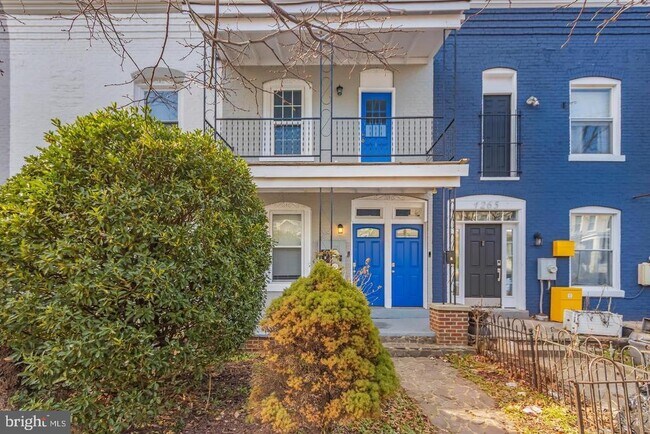 Photo - 1267 Morse St NE