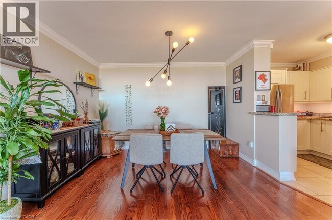 Photo - 212 Kerr St Unité 904