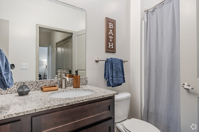 2BR, 2BA - 973SF - Bathroom 2 - Prism 23