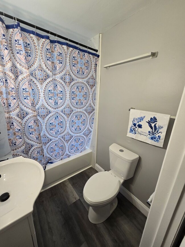 1496-1498 E 22ND AVE - 1496-1498 E 22ND AVE Apartment Unit 1496 E 22nd Ave