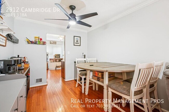 Photo - 2912 Cambridge Dr