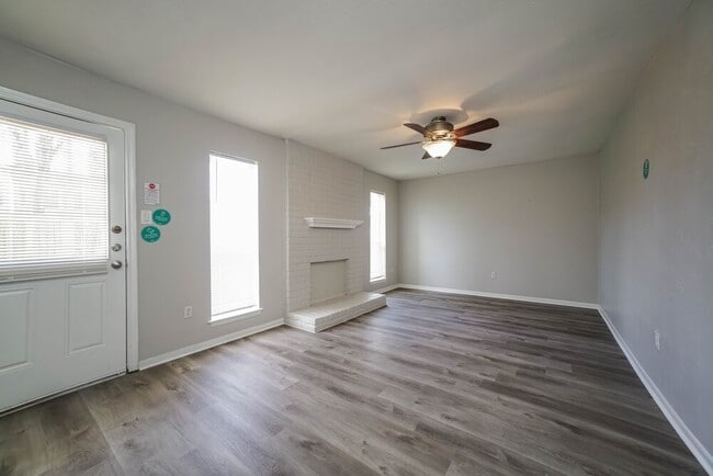 Photo - 10919 Skybird Dr