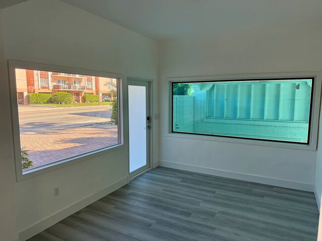 Photo - 340 NE 125th St