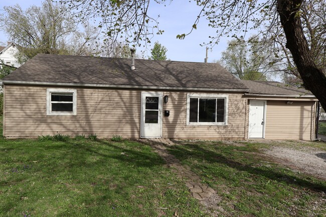 Photo - 206 N 7th St