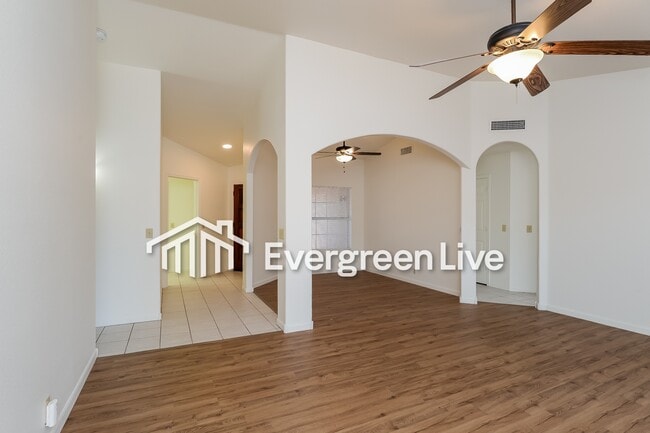 Photo - 10241 W Windsor Blvd