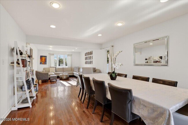 Photo - 57 Jamestown Dr