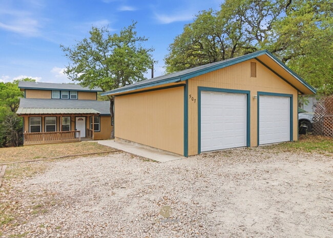 Photo - 3-bedroom, 2-bath home nestled in the Rolling Hills subdivision in Canyon Lake