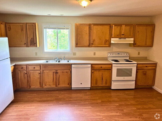 Building Photo - 12 Colby Way Unit D Rental